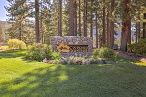 Property grounds - 3 Mi to Lake Tahoe: Quiet Incline Village Cabin! (Incline Village)
