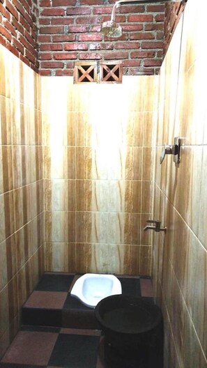 Villa (1 Bedroom) | Bathroom - Bumi Saddam Palayangan Cottage 3 (Pangalengan)