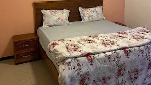 Apartment | 1 bedroom, iron/ironing board, WiFi (free), bed sheets - Inviting 1-bed Room Mam Residence (Dakar)