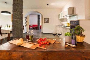 Refrigerador, microondas, horno y lavavajillas 