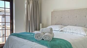 Apartemen Comfort, 2 kamar tidur, Bebas Asap Rokok | 2 kamar tidur, brankas, setrika/meja setrika, dan Wi-Fi gratis