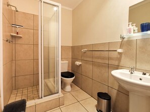 Comfort Apartment, 2 Bedrooms, Non Smoking | Bathroom | Towels, toilet paper - Santini Village - 43 (Plettenberg Bay)