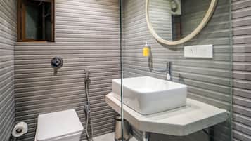 Standard Double Room | Bathroom