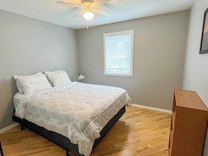 3 bedrooms, travel cot, WiFi