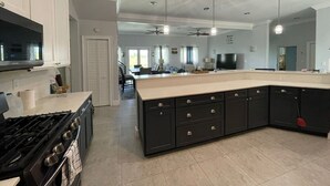 茶具/咖啡用具、冰箱、微波炉、烤箱