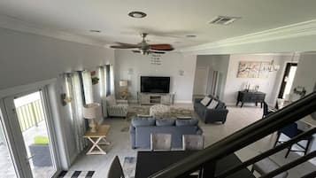 Smart TV, computer monitors