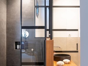 Shower, hair dryer, towels - Hommyhome San Lorenzo (Sevilla)