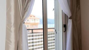 Apartment | 2 bedrooms, free WiFi, bed sheets