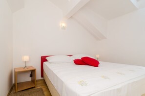 Appartement (Two Bedroom Apartment with Balcony an)