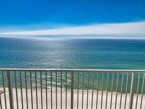 Property grounds - Spacious Beach Condo! Oversized Balcony, Great Location, Gulf Views & Sunsets (Panama City Beach)