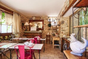 Casa, baño privado, vistas a la montaña (Mas en Baronnies) | Restauración