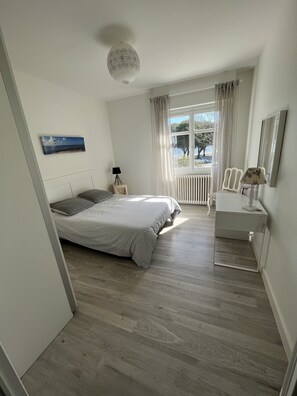 5 bedrooms, iron/ironing board, travel cot, free WiFi - VILLA MARBOEUF IDYLLIC BEACHFRONT LOCATION (Carcans)