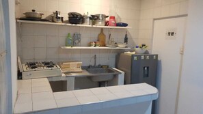 Réfrigérateur, plaque de cuisson