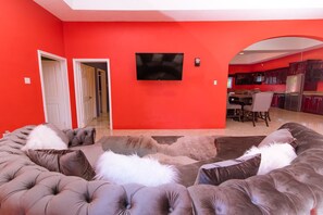 TV - The Palms At Wentworth *Brand New* Full Staff (Galina)