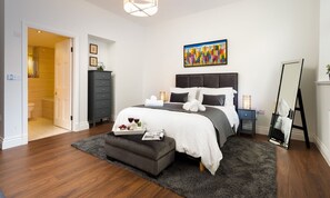 2 bedrooms, blackout curtains, iron/ironing board, free WiFi - Greenmount- Apartment in Private Mansion (Kendal)