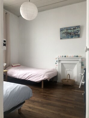 2 bedrooms, desk, iron/ironing board, travel cot