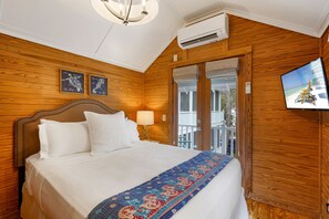 1 bedroom, free WiFi, bed sheets - Renovated Seaside Cottage, Pet Friendly, Luxury Touches+ 2 Adult Bikes! (Santa Rosa Beach)