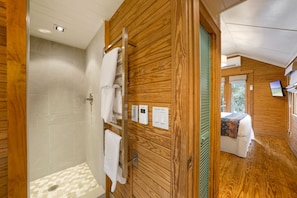 Unclassified image, 4 of 50, button