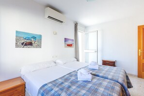 3 dormitorios, tabla de planchar con plancha, wifi gratis y ropa de cama