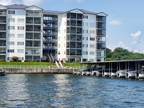 Lakeside ground level condo with beautiful lake views!