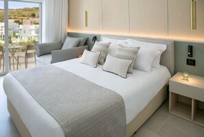 Free minibar, soundproofing, free WiFi, bed sheets