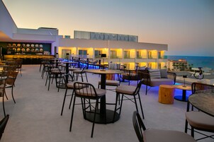 Bar (en la propiedad)