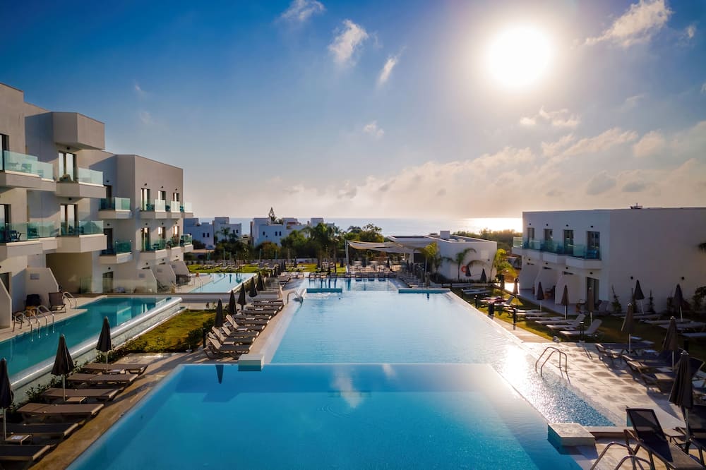 Atlantica Aqua Blue Hotel
