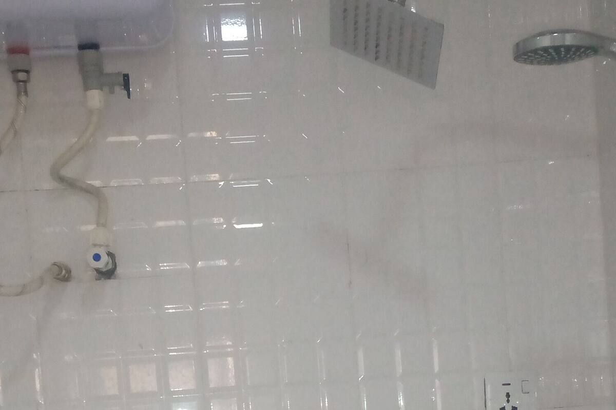 Dusche, Hydromassagedusche, Handtücher