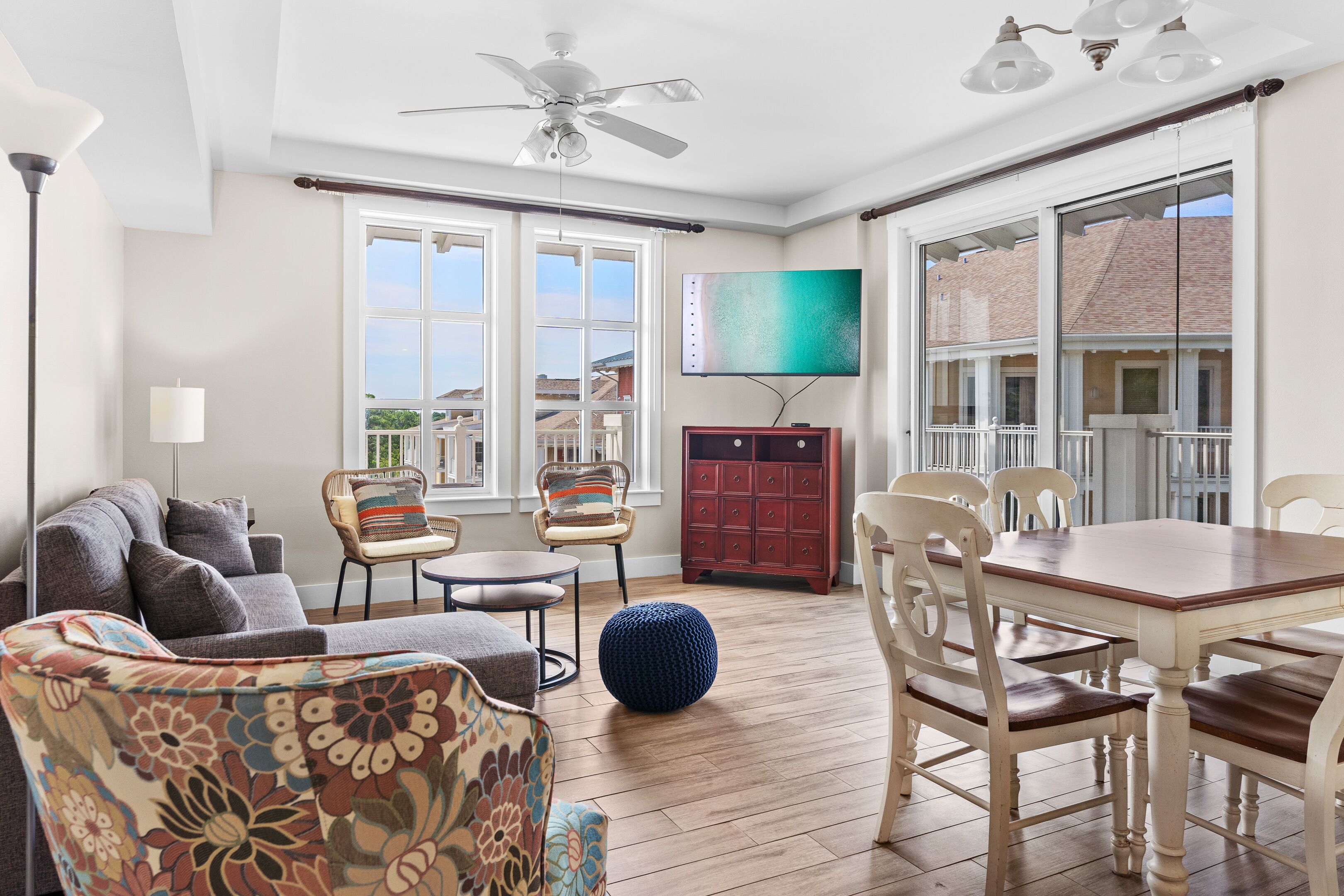 Baytowne Wharf Condo! Tropical Pool and Hot Tub, Beach Tram, Golf, and Tennis