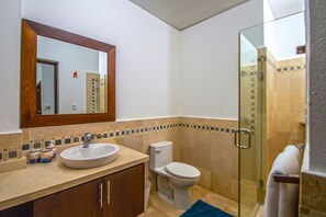Leilighet – exclusive, havutsikt, ved strandkanten | Bad