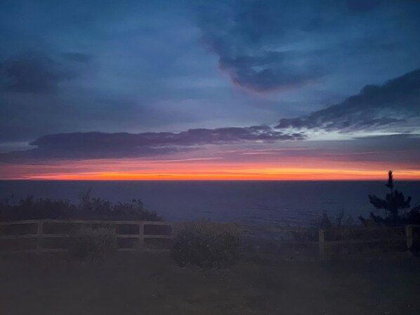 A sunset over a body of water with a cloudy sky. - Ocean Glade - UK32963 (Corton, near Lowestoft)
