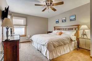 2 bedrooms, iron/ironing board, travel cot, WiFi