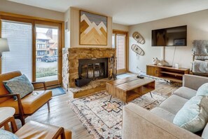 TV, fireplace, offices