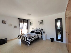 4 bedrooms, in-room safe, iron/ironing board, free WiFi