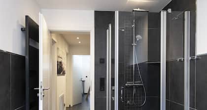 Haus Comfort, mit Außen Whirlpool und Sauna zur alleinigen Nutzung, 300m zum See