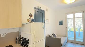 Family Quadruple Room, 2 Bedrooms, Terrace, Mountain View | Private kitchen