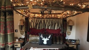 4 bedrooms, desk, iron/ironing board, free WiFi - Adirondack  river house with a new pavilion seats 50 constructed fall of 2025 (Winthrop)