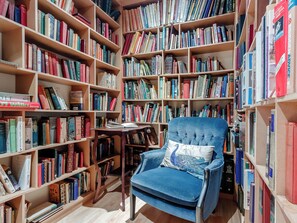 Interior - 5 bedroom accommodation in Near Mintlaw (Near Mintlaw)