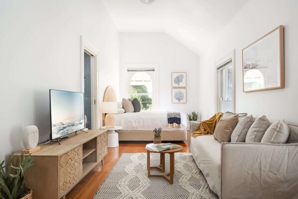 Téléviseur, bureau