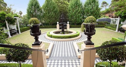 Boutique Studio with Balcony in Perfect Location