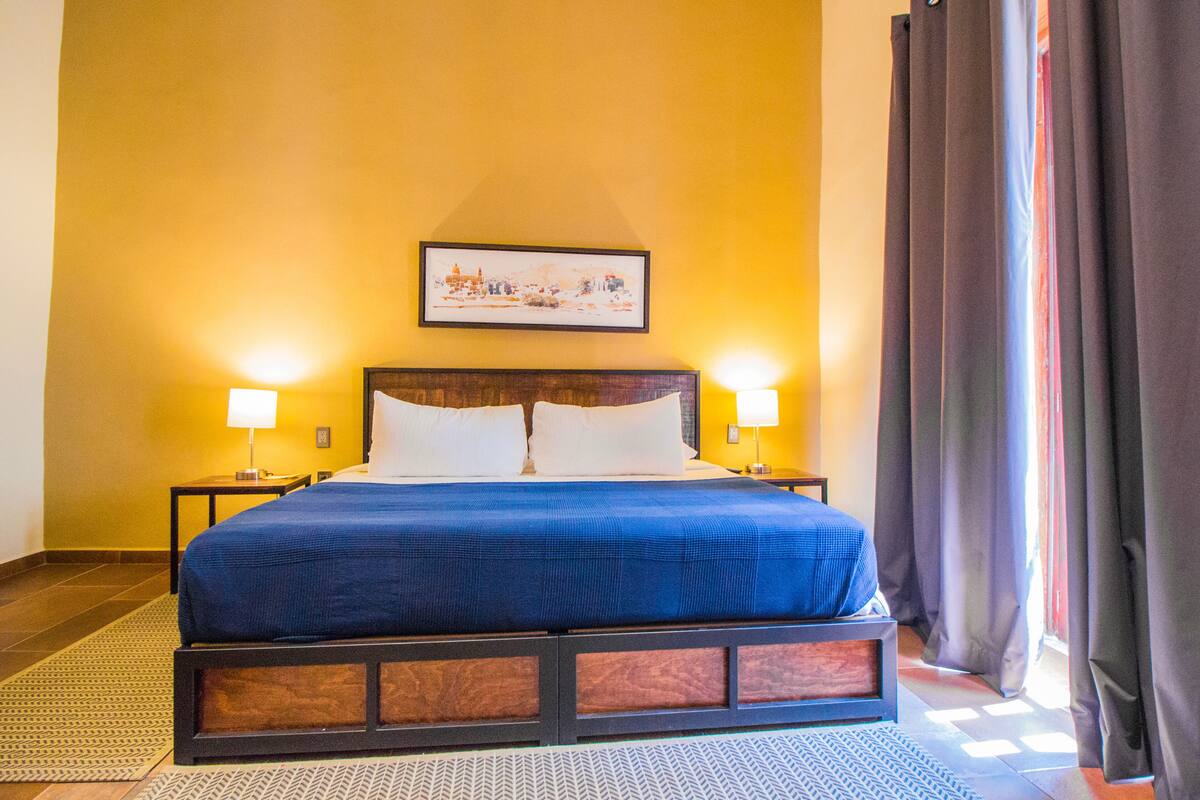 Junior Room | Desk, laptop workspace, iron/ironing board (on request), free WiFi