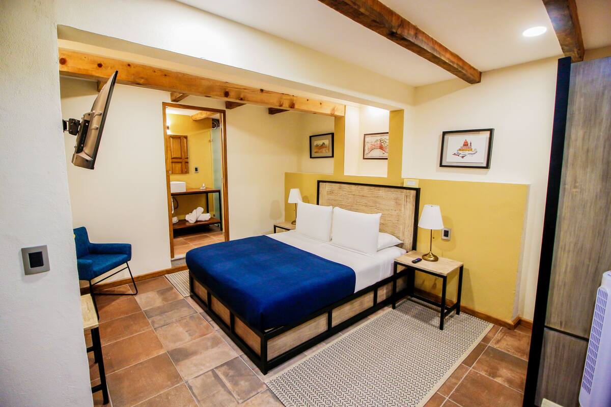 Economy Room | Desk, laptop workspace, iron/ironing board (on request), free WiFi