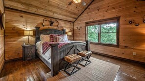 4 bedrooms, desk, iron/ironing board, free WiFi