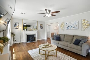 TV, fireplace