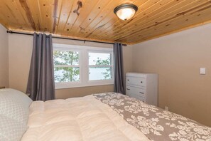 4 bedrooms, WiFi, bed sheets