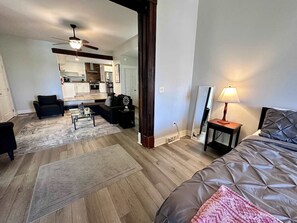 1 bedroom, desk, iron/ironing board, free WiFi