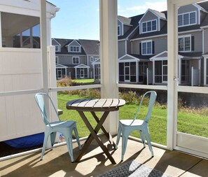Outdoor dining - Wonderfully Appointed 3 Bedroom, 3.5 Bath Townhome centrally located between Lewes and Rehoboth Beach. (Rehoboth Beach)