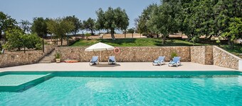 Luxurious 3 bedroom apartment in the historic centre of Tavira. Pool & free wifi