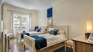 3 habitaciones, tabla de planchar con plancha y wifi gratis