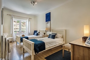 3 chambres, fer et planche à repasser, Wi-Fi gratuit, draps fournis